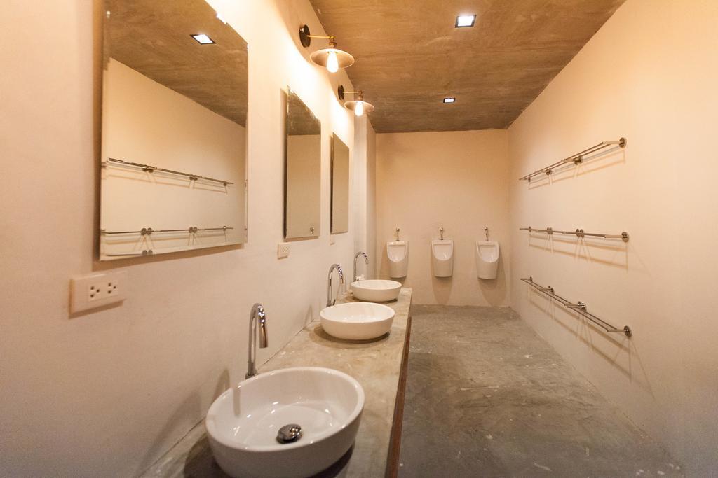 Bett im gemischten Superior Schlafsaal mit 12 Betten